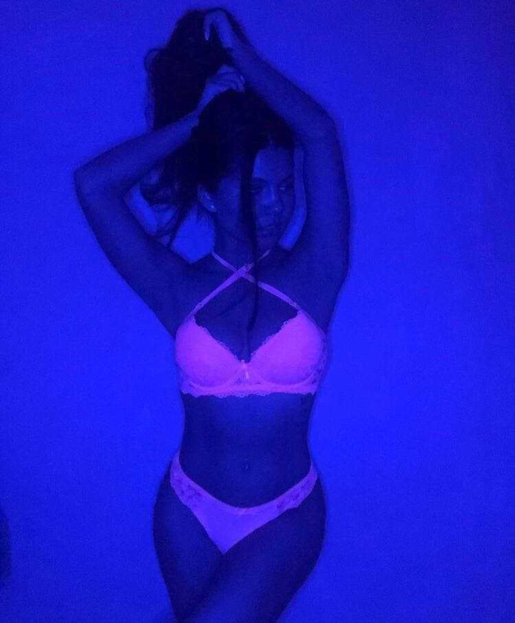 Лейла проститутка у метро Достоевская